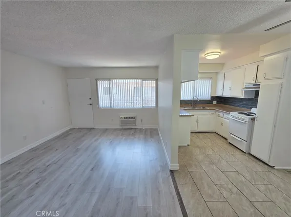 15436 Vanowen St #9, Van Nuys, CA 91406