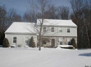 26 Vanessa Ct, Albany, NY 12205