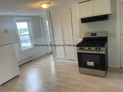 49 Commodore St Photo 1
