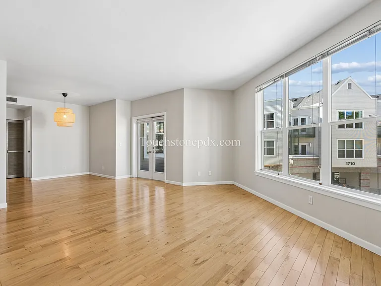 1630 S Harbor Way #301 — Photo 10