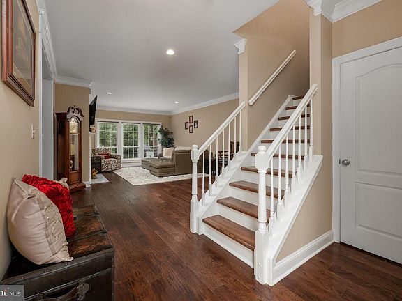 4th image of 61 Grand Banks Cir