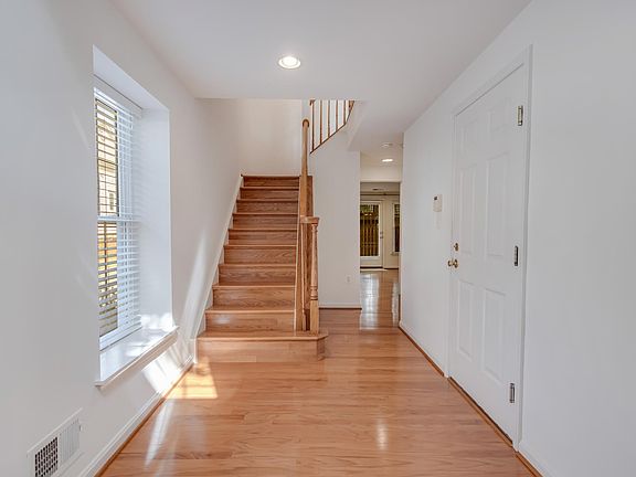 4th image of 4151 Fairfax Green Dr