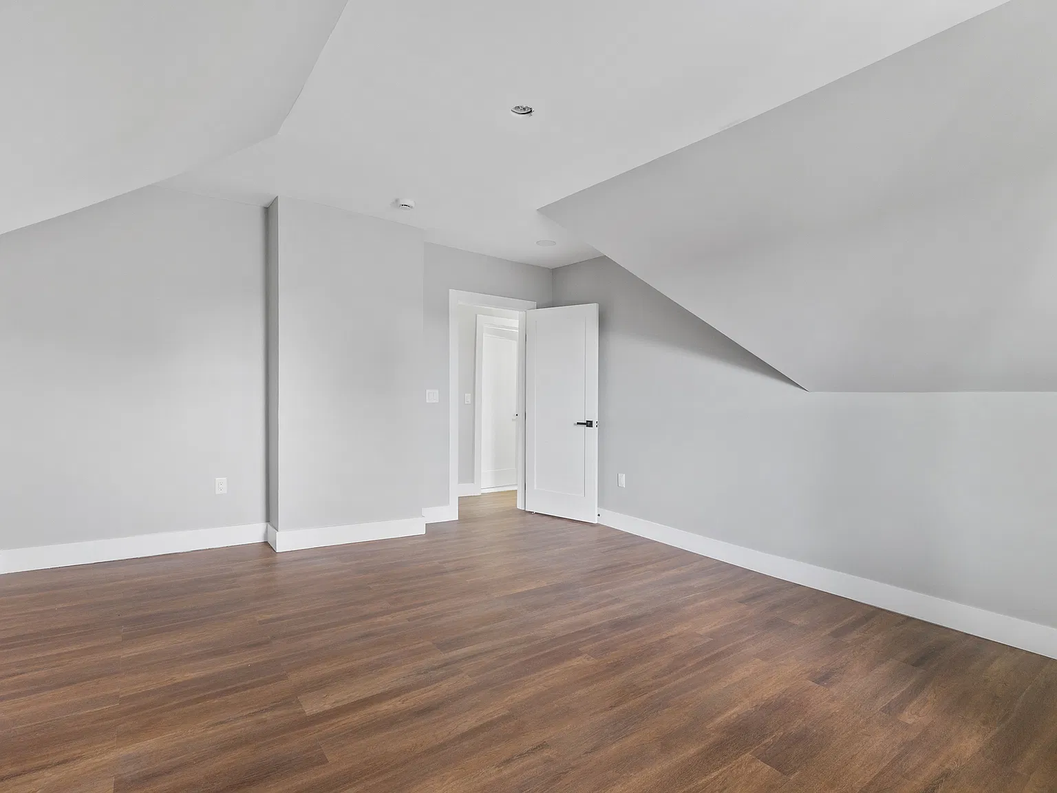 312 McGregor Ave — Photo 4