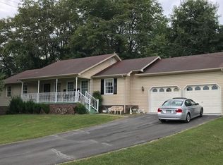 15445 Woodstone Cir, Bristol, VA 24202