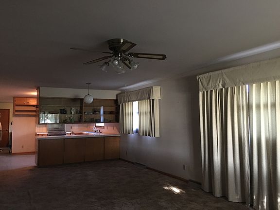 3rd image of 914 Carroll Ave
