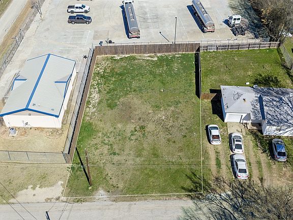 2nd image of 2309 Johnson Rd