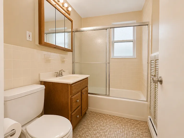 53 Lionel Ave #F — Photo 16