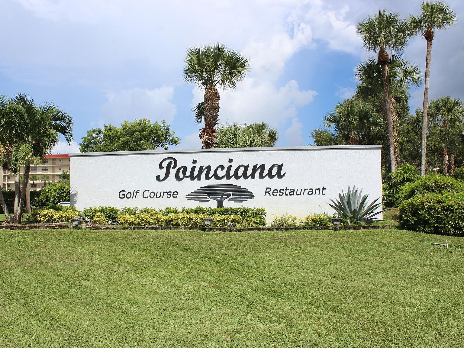 3425 VIA POINCIANA #203 — Poinciana Golf Club