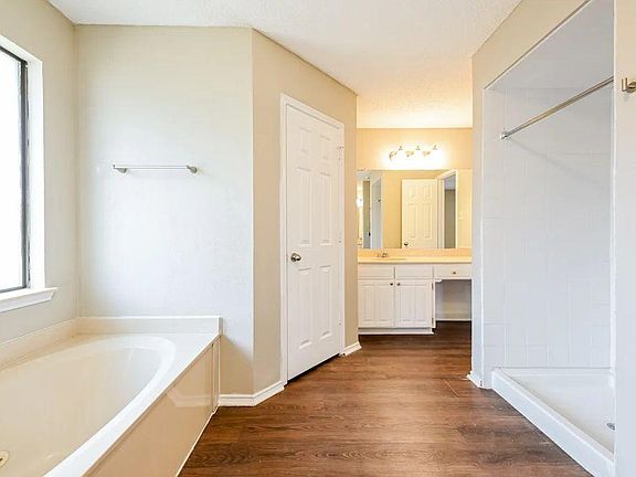 4th image of 8508 33th Eldorado Dr #307