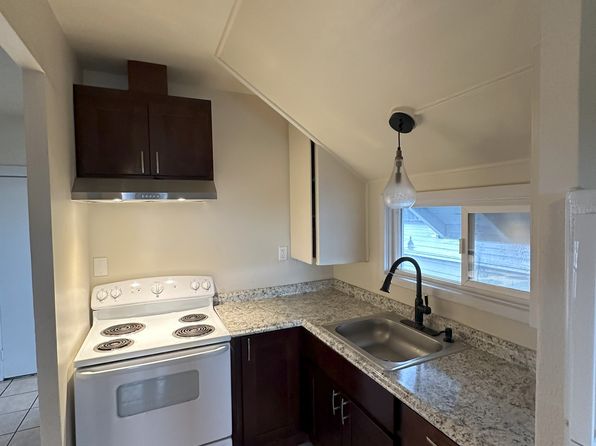 32 Carr St APT C