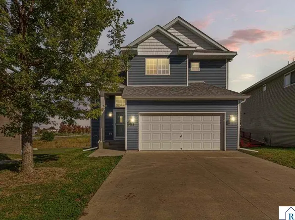 83 Benson Trl, North Mankato, MN 56003