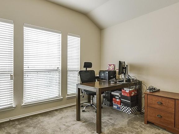 5th image of 621 Partridge Dr