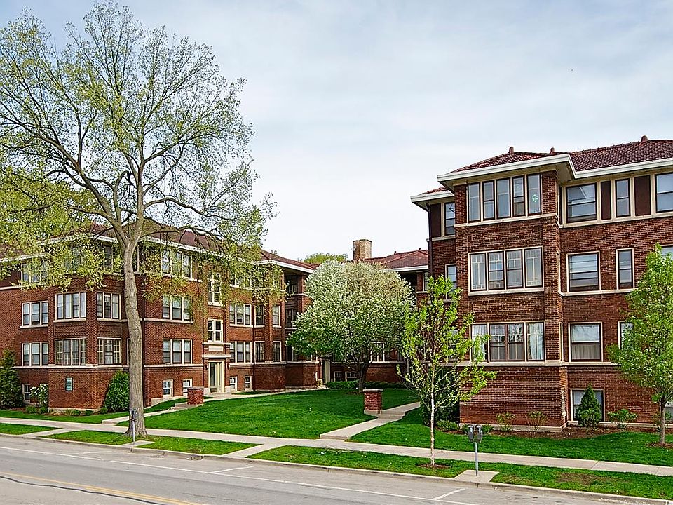 1st image of 426 Lake St APT F2