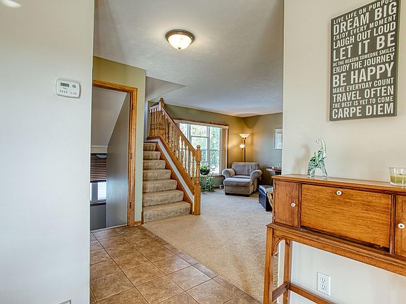 5th image of 6485 Edgeknoll Ct SE