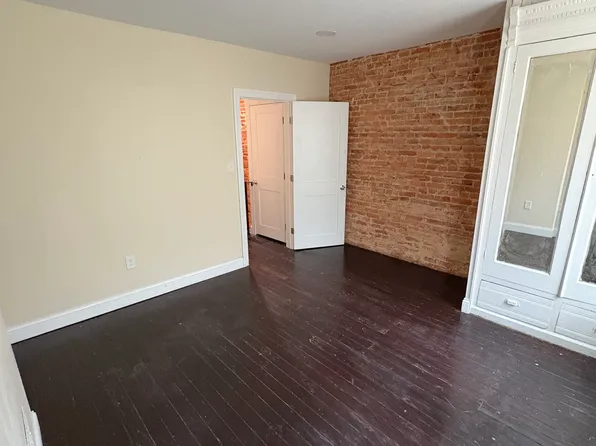 4231 Salem St, Philadelphia, PA 19124
