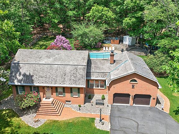 3rd image of 595 Walnut Ave