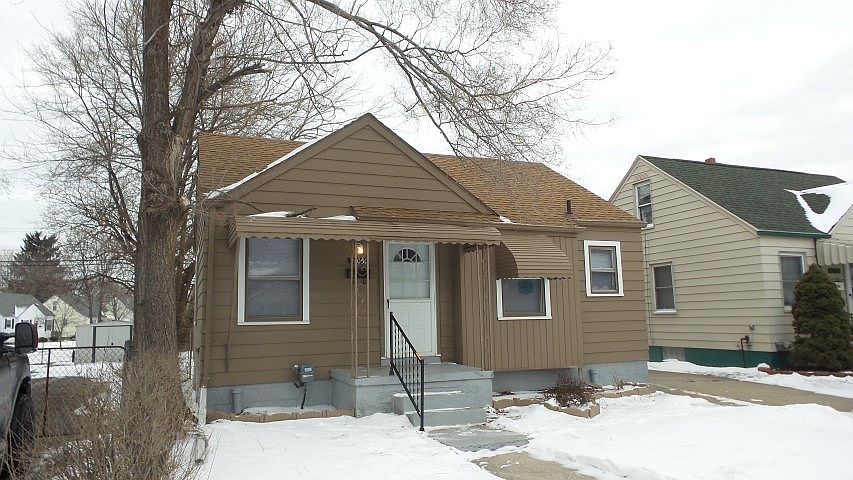 1st image of 21050 Beechwood Ave