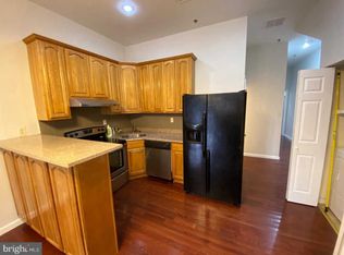 911 Wood St APT 1, Philadelphia, PA 19107