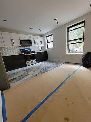 2nd image of 521 Willoughby Ave #1AA