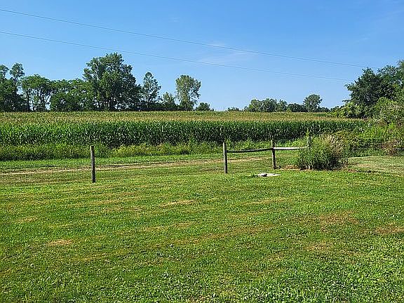 5th image of 18245 Waterford Rd