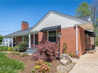 230 W Park Dr, Morganton, NC 28655