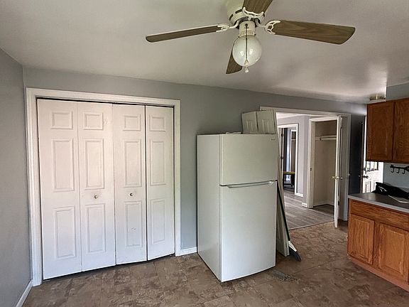 3rd image of 46 Munchausen Ave #46