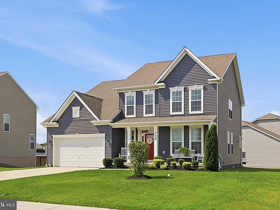 2nd image of 700 Blue Moon Ln