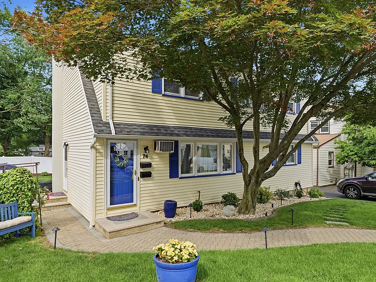 74 Barbara St #2 — Photo 2