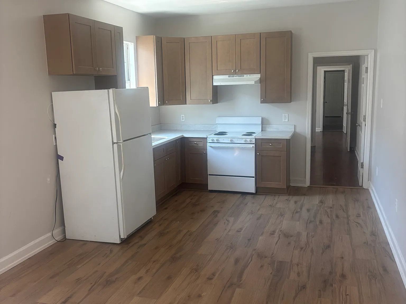 3 bed, 1075 sqft, $1,250 — Photo 3
