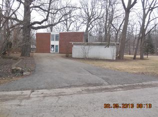 7 Thorn Creek Dr, Park Forest, IL 60466