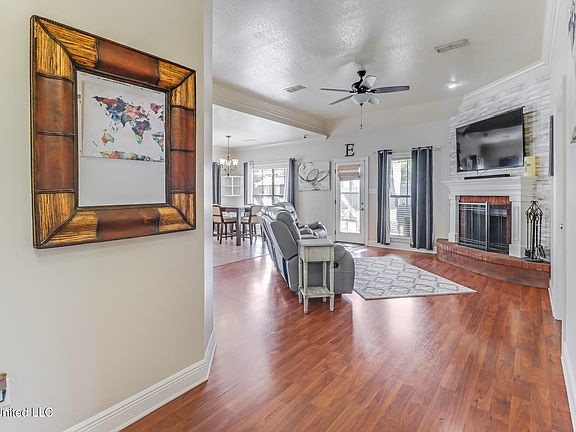3rd image of 13640 Hidden Oaks Dr
