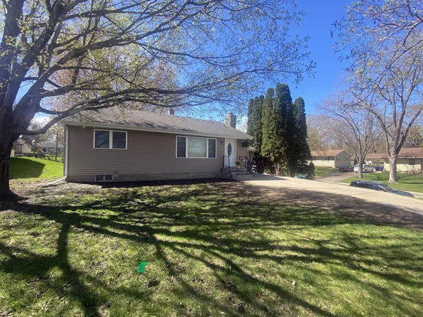 404 E Gustavus Ave, Fergus Falls, MN 56537