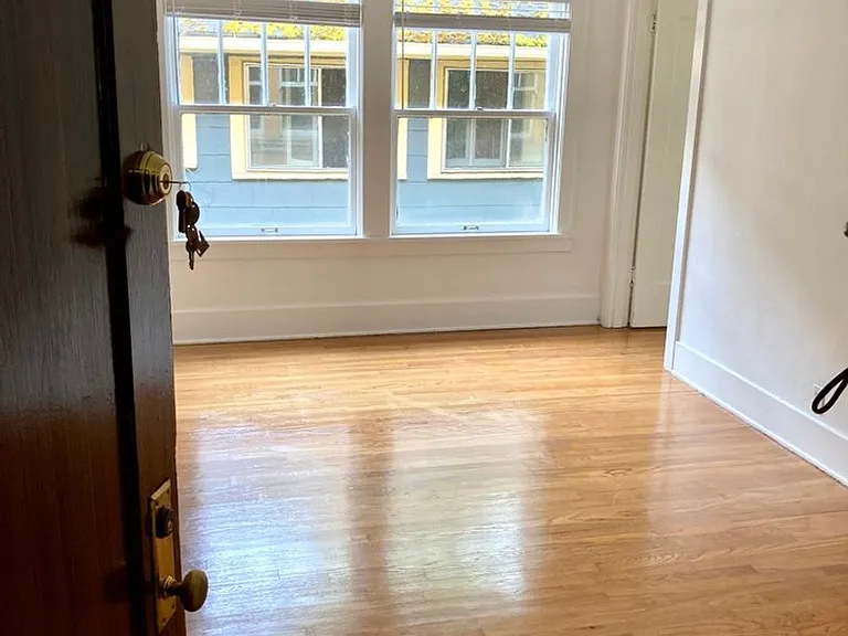 2134 NW Flanders St — Photo 17