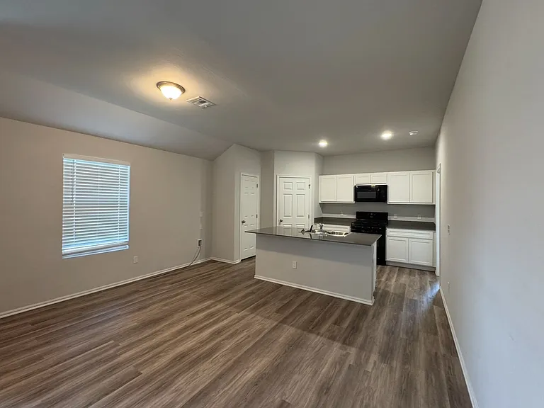 1312 Willowood Cir — Photo 7