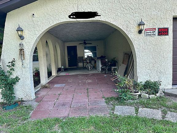 Front porch entry way
