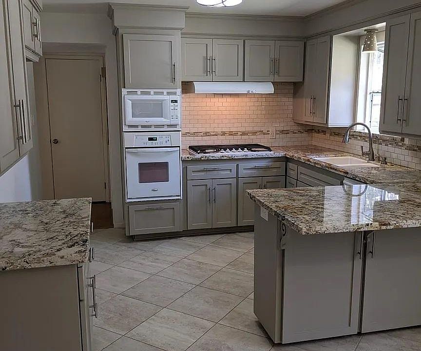 1st image of 4401 Briarwood Dr