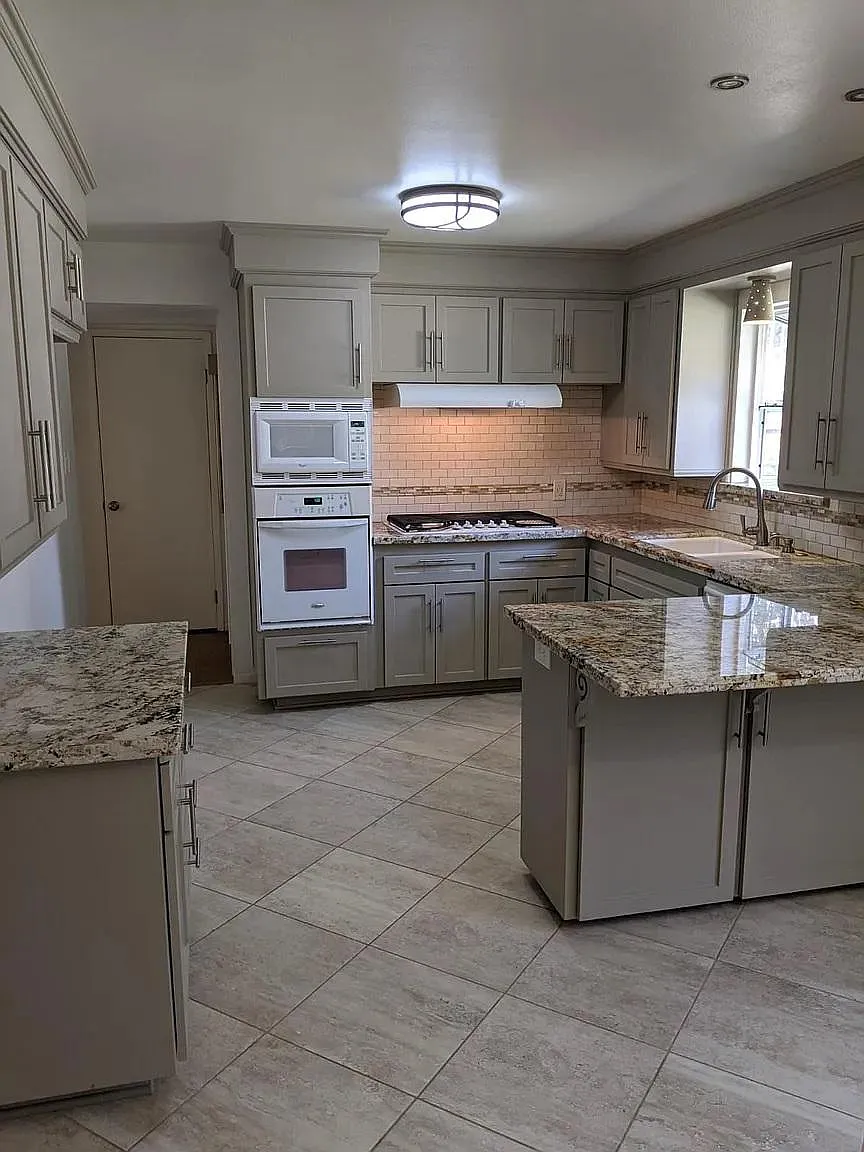 4401 Briarwood Dr photo 1