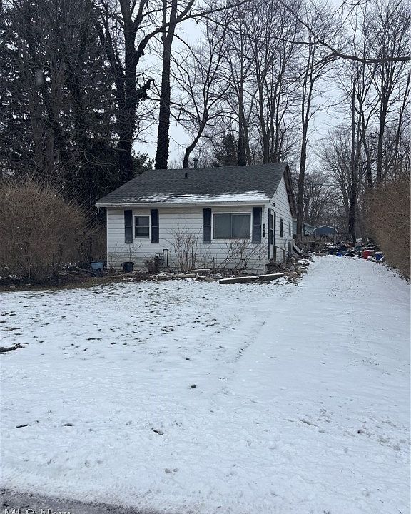 2nd image of 1451 Parkview Dr