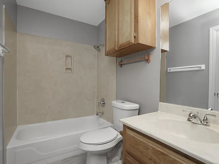 1918 Angus St S #3 — Photo 14