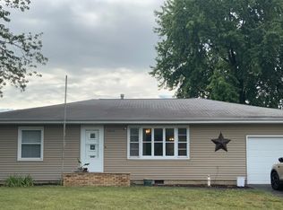 13613 N Edgewater Dr, Chillicothe, IL 61523