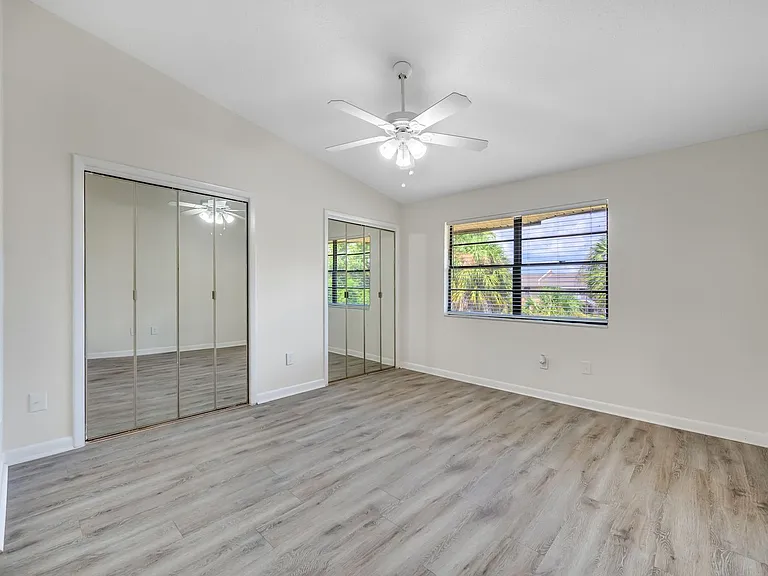 6119 Memorial Hwy — Photo 47
