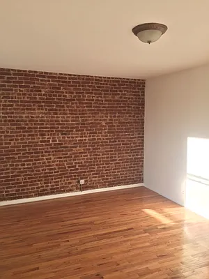 Rented by PMG Real Estate  | media 12