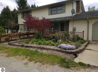 1100 E Gordonville Rd, Midland, MI 48640