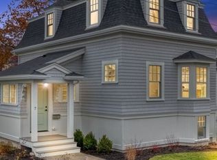 7 Ocean St, Nahant, MA 01908