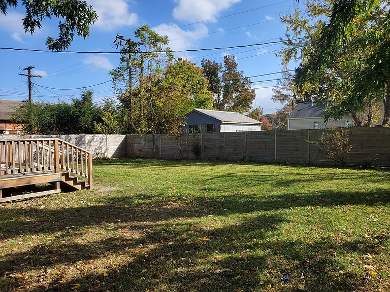 518 Randolph Rd — Photo 4