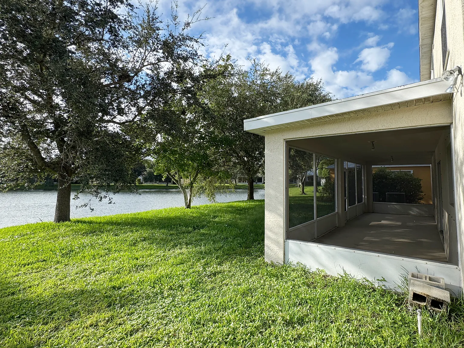 4 bed, 3.5 bath, 3700 sqft, $2,600 — Photo 4