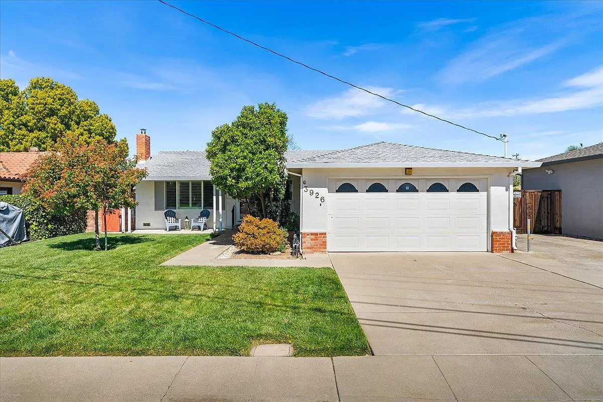 3926 Pestana Way photo 1
