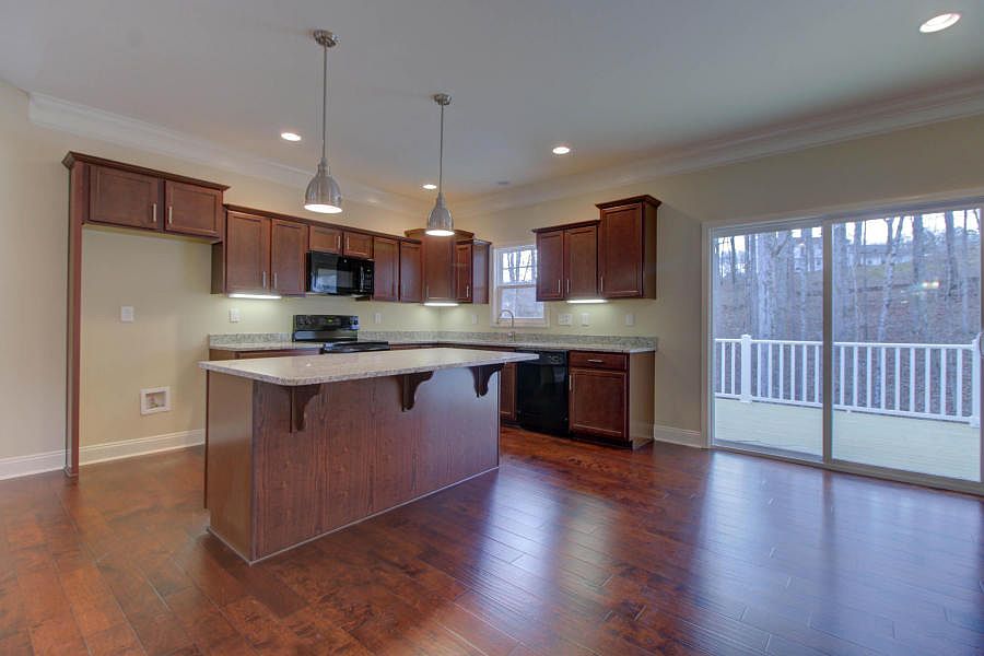 2nd image of 227 Parkview Dr