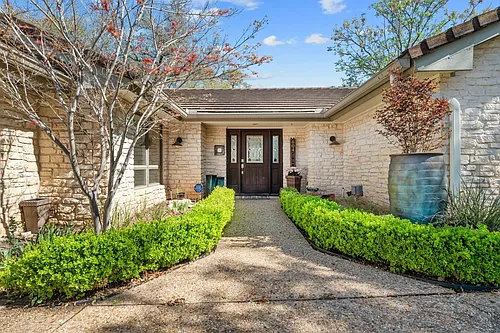 604 Rolling Green Dr Photo 1