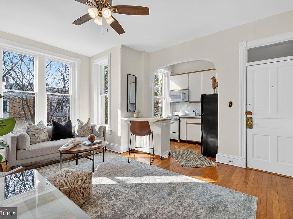 1st image of 15 3rd St NE #4